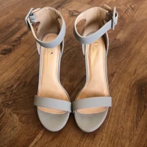 Olivia Gray Heel